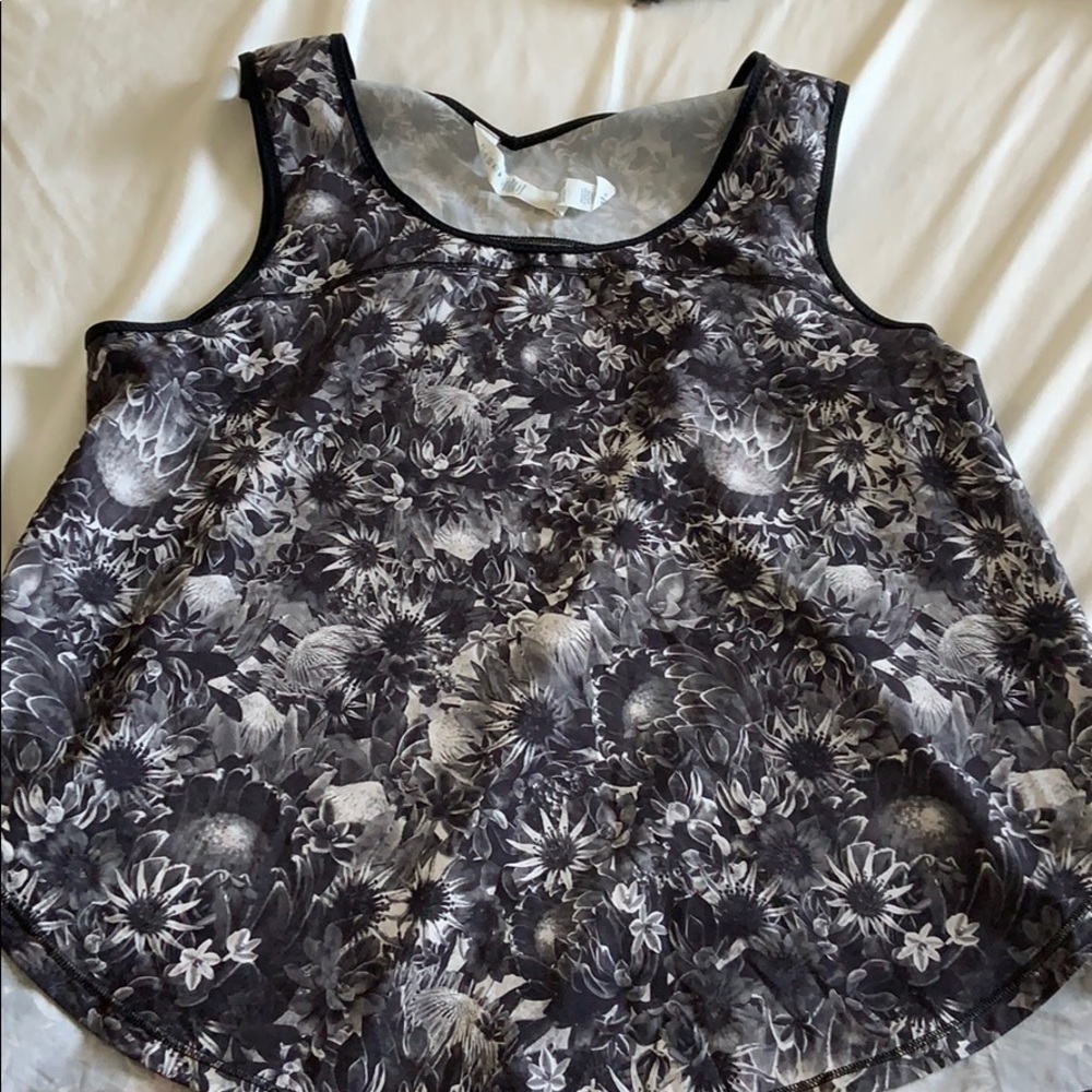 Lululemon tank